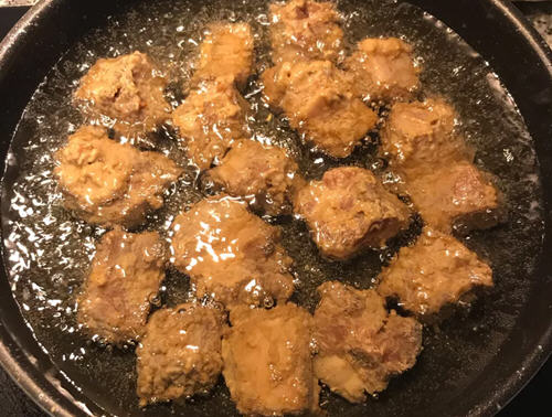 酥酥的腐乳炸排骨非常的入味好吃