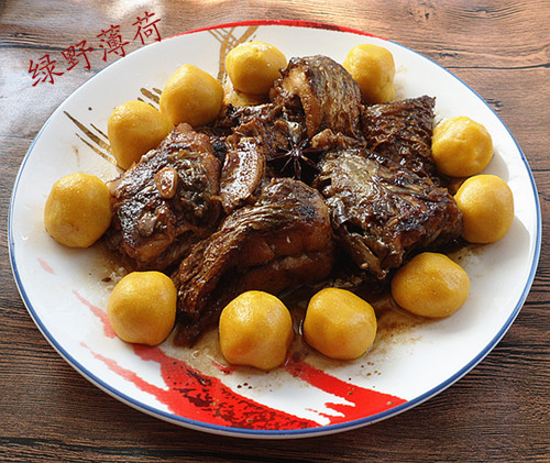 蒸饽饽熬梭鱼的家常做法 饽饽熬鱼图片