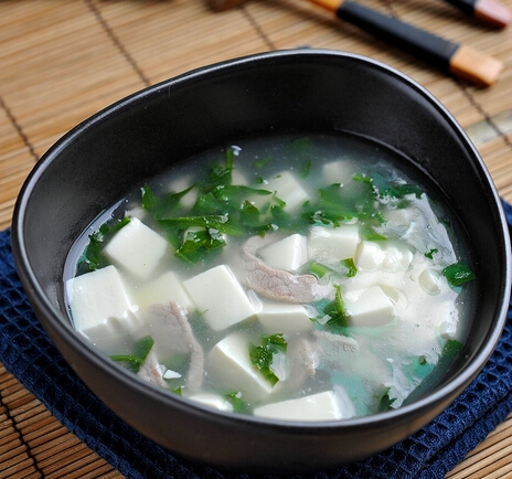 荠菜煮豆腐汤的做法[有图]