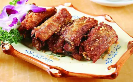 外皮酥脆、肉质鲜嫩多汁的炸猪排做法教程