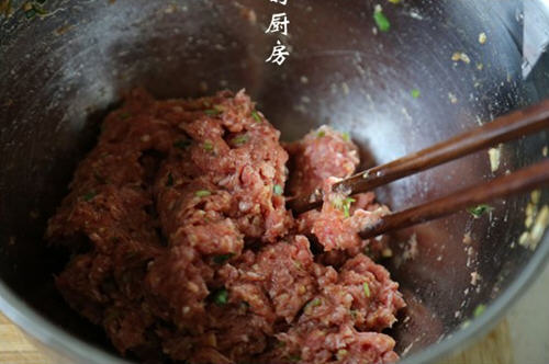 红椒酿牛肉，操作轻松又简单，味道翻倍的鲜