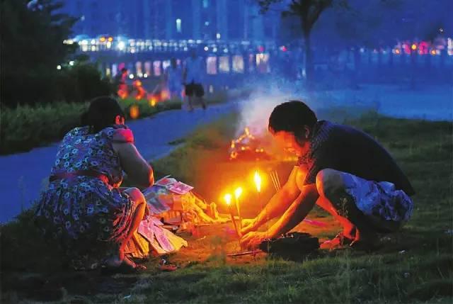 鬼节晚上不能出去是迷信吗 鬼节晚上几点不可以出去